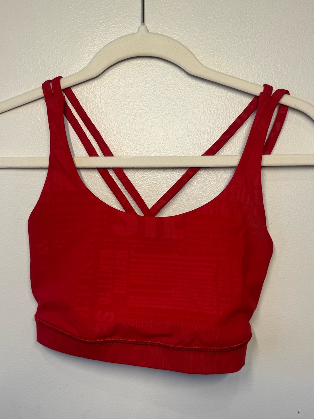 Lululemon Energy Bra *20Y Collection
20YR Manifesto Embossed Dark Red